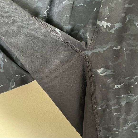 LULULEMON T.H.E. Short Luxtreme Liner 9in M7Y24S - Picture 8 of 12